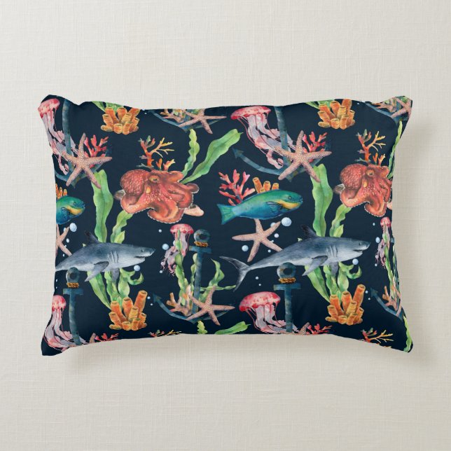 Vattenfärgad, sömlös mönster med haj och laminär prydnadskudde (Framsidan)