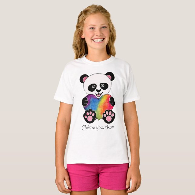 Vattenfärgad utspädd panda med regnbåge i hjärtat t shirt (Hel framsida)