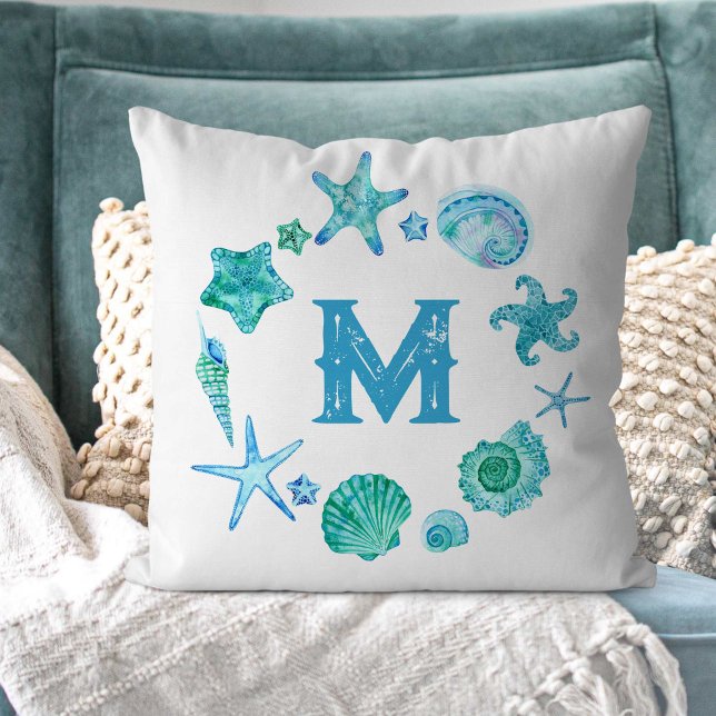 Vattenfärgade Snäckor och monogrammade stjärnfiska Kudde (Watercolor Sea Shells and Starfish Monogrammed Throw Pillow)