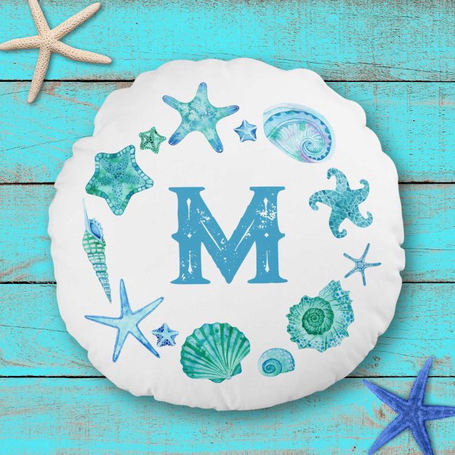 Vattenfärgade Snäckor och monogrammade stjärnfiska Rund Kudde (Watercolor Sea Shells and Starfish Monogrammed Round Pillow)