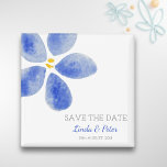 Vattenfärgblomma Spara datumet bröllop magnet<br><div class="desc">Överraska dina framtida gäster i bröllop med den här eleganten och spara datum magneter. Detta är ett mycket kreativ sätt att meddela er förlovning. Anpassa texten med egen information. Du kan anpassa det ytterligare om du vill ändra teckensnittet, dess färg eller storleka. Blomman var ursprungligen målad med vattenfärger av mig,...</div>