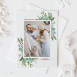 Vattenfärgsbild Julfommon Ram Helgdag Photo Helg Vykort<br><div class="desc">Glad helg! Skicka helgdag önskemål till familj och vänner med det här gigantiska helgdag vykort. Den har en vattenfärgad illustration av hollier,  gräs nål och eukalyptus och evergreen med klassisk typografi. Anpassa genom att ha med ditt favoritfoto och lägga till namn och meddelande. Matchande objekt är tillgängliga.</div>