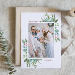 Vattenfärgsbild Julfommon Ram Photo Helgkort<br><div class="desc">Glad helg! Skicka helgdag önskemål till familj och vänner med det här gröna helgdag-kortet. Den har en vattenfärgad illustration av hollier,  gräs nål och eukalyptus och evergreen med klassisk typografi. Anpassa genom att ha med ditt favoritfoto och lägga till namn och meddelande. Matchande objekt är tillgängliga.</div>