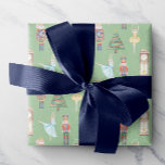 Vattenfärgsblock Nutcracker Ballet Presentpapper<br><div class="desc">PreppyPrint.com - Lägg till personligens beröring till den här pappra figursättningen. Klicka på "Redigera design" om du vill ändra teckensnittet, bilden storlek osv. Överför den här designen även till de produkter du vill ha! Se fotot av rawpixel.com. Besök min designerbutik, PreppyPrint.com, för att få information om hur du samordnar saker....</div>