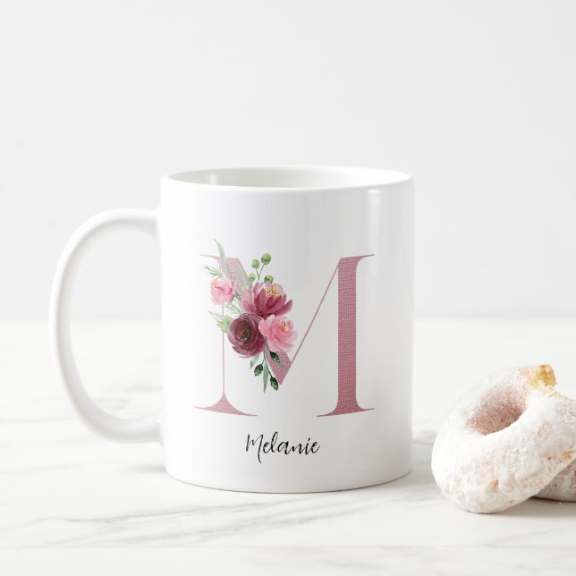 Vattenfärgsblommor Monogram Rosa M Anpassat namn Kaffemugg (Med munk)