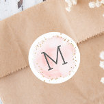 vattenfärgscirkel Guld Dots Monogram Runt Klistermärke<br><div class="desc">Monogramklistermärket har en målad vattenfärgscirkel i  rosa med prickaccenter från Faux guld. Om du vill ha en mer avancerad anpassning av den här designen klickar du på knappen "Anpassa" för att ändra typsnitt,  storlekar och färg. Matchande objekt är också tillgängliga.</div>