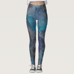 VattenfärgsCosmos i blått och svart utrymme Leggings<br><div class="desc">De här unika matematiska baljorna med en fantastisk,  handmålad galaxbild med stjärnor och planeter i blått,  svart,  vitt och lila får dig att känna dig ute ur världen varje gång du bäror dem. En del av Space Explorer-samlingen från Parcel Studios.</div>