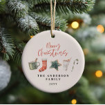 Vattenfärgsdrycker i julkaka candy cane julgransprydnad keramik<br><div class="desc">En roligt-design med vinter-favoriter med vattenfärg - hett choklad,  candy cane,  lagerhållning. God jul i contemporaryns skriptteckensnitt,  perfekt för att fira julhelgen. Det går att redigera ornamenten,  som en del av en samling.</div>