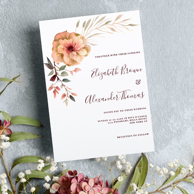 Vattenfärgselfenbensburgundit rosa blommigt bröllo inbjudningar (Watercolor ivory pink burgundy mint floral wedding)