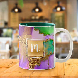 Vattenfärgsmarmor guld lila grönt aqua monogram Två-Tonad mugg