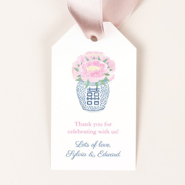 Vattenfärgspennor i Ginger Burk Möhippa Presentetikett (Hand painted watercolor pink peonies in a blue and white ginger jar vase baby shower favor tags)