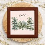 Vattenfärgsskogen Gräs och bergstrakten Rustic Minnesask<br><div class="desc">Beundra naturen älskare med vår Watercolor Gräs Forest Rustic Gift Box. En vintagens beröring och vismisk charm gör den till perfektens blandning av elegans och boho vibes. #GiftIdeas #NatureInspired</div>