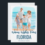 Vattenfärgstillstånd för Family Beach-fotojulkort Julkort<br><div class="desc">Vill du ha ett kort för familjstranden bild helgdag som är lätt och kustnära? Skicka personlig varmt önskemål på det här strandfotojulkortet från ställe med den här fantastisk painterlyeffekten. Du kan anpassa platsen, oavsett om det är en stad, stat eller favoritstrand! Den här designen fungerar från Florida till Hawaii, Kalifornien...</div>