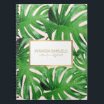 VattenfärgsTropical Monstera Löv Mönster Rosa Anteckningsbok Med Spiral<br><div class="desc">Koordinerar Mönster Rosa-visitkortsmallen Watercolor Tropical Monstera Löv till kl. 12.01. En elegant tropisk motiv av vattenfärgsmonstera löv blir ett mönster som fångar öga på den här bärbara personligen. Faux guld ram lägger till en lyxaccent runt ditt namn eller namn. Art och design © 1201AM Design Studio | www.1201am.com</div>