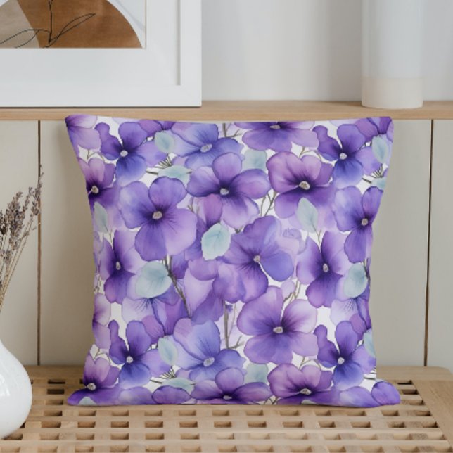 Vattenfärgsviolett Velvet Kudde (Skapare uppladdad)