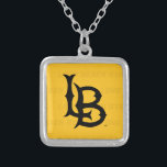 Vattenstämpel för Long Beach State Silverpläterat Halsband<br><div class="desc">Kolla in den här stilen i Kalifornien Universiteten Long Beach! Visa upp Kaliforniens statspris med de nya Universiteten-produkterna. De gör perfekterna till student,  aluminiumoxid,  familj,  vän eller fläkt i ditt liv. Alla dessa Zazzle-produkter är anpassade med ditt namn,  klassår eller klubb. Gå Long Beach!</div>