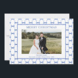 Vattentärsfärg Blue Bow Traditionell helg jul Julkort<br><div class="desc">Vattentärsfärgat blått blått kort - traditionellt årstidsfoto - Helgdag. Det här vackra julfotkortet har vattenfärgsblå bögar och blå ram för ett foto. Det är perfekt om du är tittar för ett klassiskt,  söderut,  barnsligt julkort. Meddelande mig om du behöver justera eller matcha objekt:)</div>