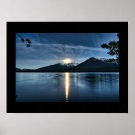 Växande Måne över Sjö Poster