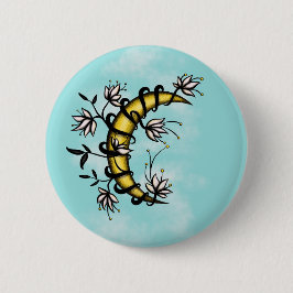 Växande måne som slås in i blommatatueringstil knapp