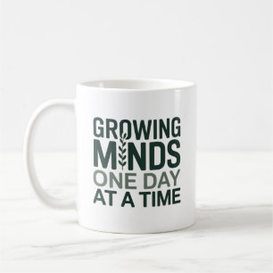 Växande Sinnen En Dag i Taget Lärarpresent Kaffemugg