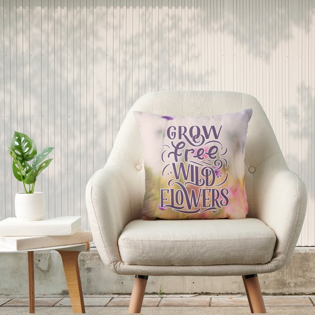 Växla fri Vild Blommor Boho Botanical Quote Kudde (Grow Free Wild Flowers Boho Botanical Quote Throw Pillow)
