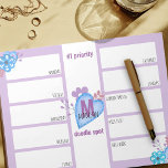 Veckovis planering varje dag för att göra Lilac Do Anteckningsblock<br><div class="desc">Veckoplanering med monogrammad anpassningsbar med 12 sektioner som du kan använda för att prioritera uppgifter, organisera din veckotid och behålla dina dockor på ett ställe! Utformningen har udle stil hjärtan och blommor i en söt färg palett av lera och blått. Mallen är inställd för att du ska kunna lägga till...</div>
