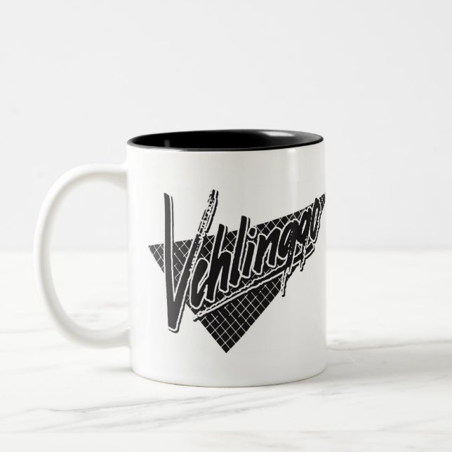 Vehlinggo Logotyp Mugg - Vehlinggo Gothic Variant (Vänster)