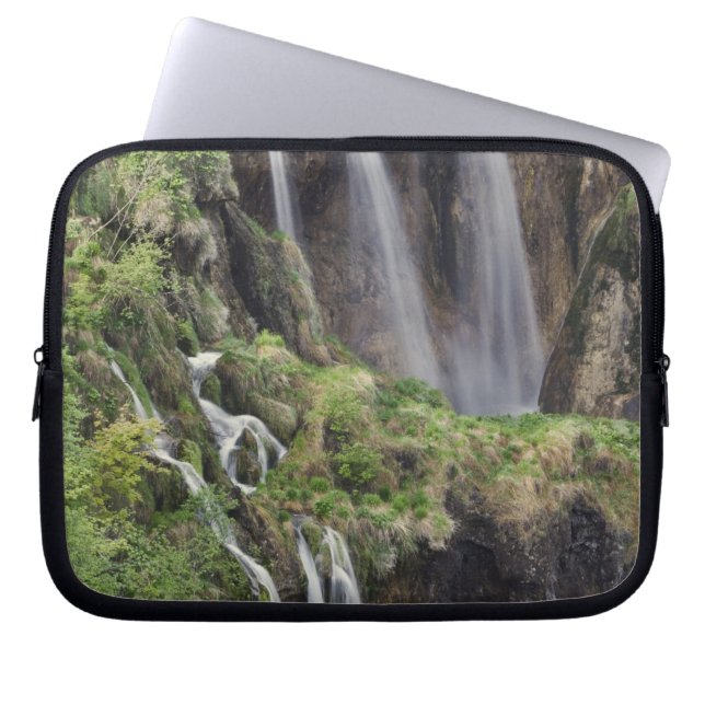 Veliki Slap (Vattenfall) Plitvice sjöarnas nationa Laptop Sleeve (Framsidan)