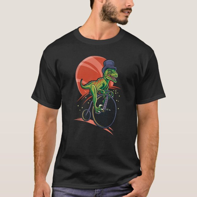 Velociraptor  Apparel T Shirt (Framsida)