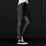Velvety Onyx Damask | Svart Vampy Grunge Baroque Leggings<br><div class="desc">1900-talet, allt uppåt! Edgy och dramatisk gothininspirerad mörk, snabb baroque-damm i djupt rik palett skapar en opulent vintage krossad sammet struktur. Från den lyxiga och sofistikerade samlingen med Moody judiska toner ger den här noveltyn en blandad abstrakt i contemporary unisex (men ändå feminin) som ger perfekt av dammmuterad, underskattad färg....</div>