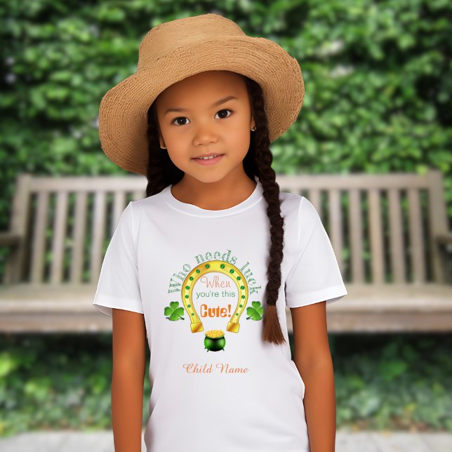 Vem behöver Tur Cute Kids St patrick's day T Shirt (Skapare uppladdad)