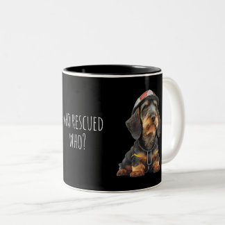 Vem räddade vem - Wirehsted Dachshund Två-Tonad Mugg