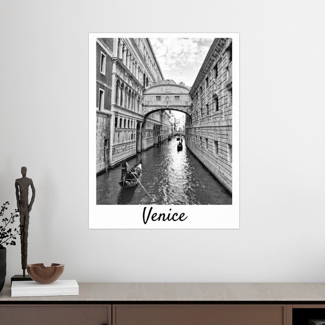Venedig Bron med svart, vitt med gondolier Poster (Skapare uppladdad)