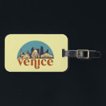 Venedig Italien Retro City Skyline Cityscape Art Bagagebricka<br><div class="desc">Vintage- och reflexritorier med vackra skyliner,  attraktion och cityscape-konst. Coola skyscraper och byggnad silhuette illustrerar handelsvara för turister och resenärer. Perfekt som souvenir att ta med sig hem när man reser. Spara minnet av din resa och semester med familj och vänner. Bakgrunden till färg kan anpassas till färg.</div>