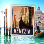 Venedig Italien Vykort<br><div class="desc">Transport dig själv eller en älskad till Venedigs drömstad med vårt exquisite vycard, som noggrant har utformats av Mylini Design. Detta vykort fångar Venedigs meriserande charm, med dess labyrint av kanaler, vibrerande färgader och fantastisk historisk arkitektur. Det är mer än bara ett vykort. Det är ett konstens biet som ger...</div>