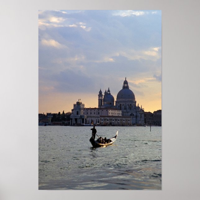 Venetian gondola vid solnedgång poster (Framsidan)