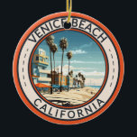 Venice Beach California Boardgångpromenavel Art Re Julgransprydnad Keramik<br><div class="desc">Venedig Beach i vektorkonst stil. Venice Beach,  Kalifornien,  är en silikisk destination i södra Kalifornien som är känd för sin elektiska boardpromenad,  vibranta gatukonst och livliga atmosfär. I Los Angeles är det ett kreativitetshnav och en roligt vid fronten som lockar besökare från hela världen.</div>