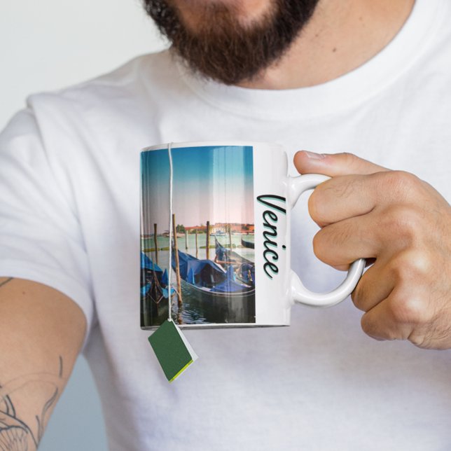 Venice Grand Canal med blå ikonisk gondolas Kaffemugg (Skapare uppladdad)