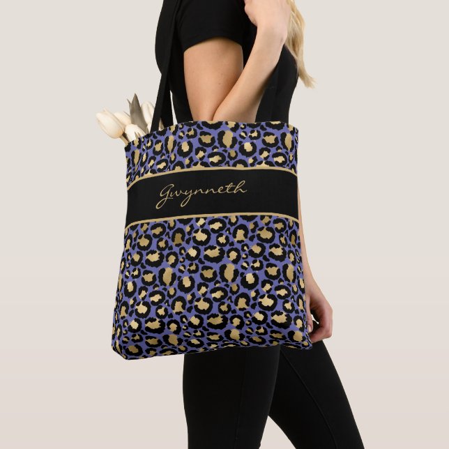 Veri Peri Lila Black Leopard Print med Namn Tygkasse (Närbild)