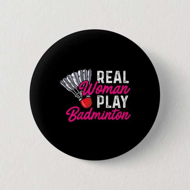 Verklig kvinna spelar badminton badmintonspelare s knapp (Framsida)