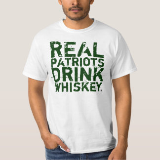 Verklig patriotdrinkWhiskey T T-shirt