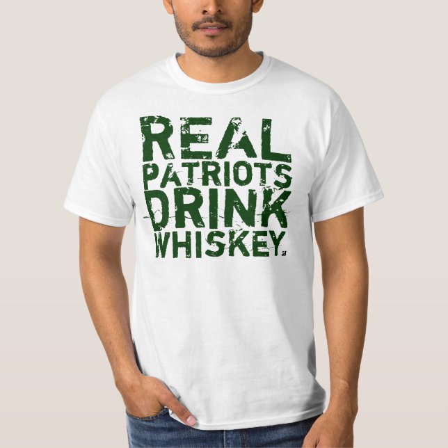 Verklig patriotdrinkWhiskey T Tee (Framsida)