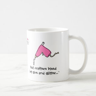 Verkliga crafters blöder hett limmar och blänker kaffemugg