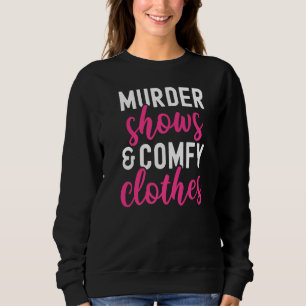 Verkligt brottsmord visar och laga kläder på ett l t shirt