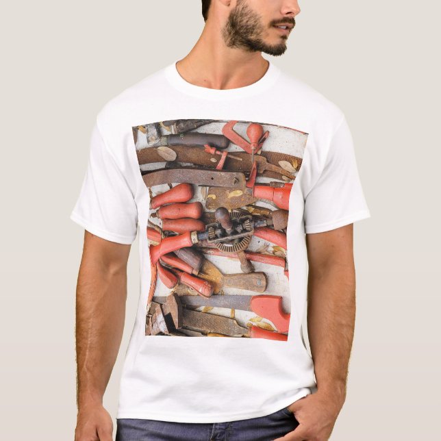 Verktyg Antique Rustic Red Man Verktyg T Shirt (Framsida)