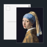Vermeer Flickan med pärlörhänge Finkonst Vykort<br><div class="desc">Detta tidlösa mästerverk av Johannes Vermeer fångar ett fängslande ögonblick av mystik. "Flickan med pärlörhänge" visar en utsökt användning av ljus, en livfull blå och gul turban och en ikonisk, lysande pärl. Dess mörka, minimalistiska bakgrund framhäver subjektets mjuka blick och eteriska skönhet, vilket gör den till ett perfekt val för...</div>