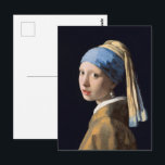 Vermeer - Flickor med Pearl Earring Fine Art Vykort<br><div class="desc">"Girl with a Pearl Earring", ett mästerverk av den nederländske målaren Johannes Vermeer, är ett porträtt som fångar med sin enkelhet och sitt djup. Den målade omkring 1665 och mäter 44, 5 med 39 centimeter. Subjekt, en flicka, framställs med en turban som är inslagen runt hennes huvud, en stor pärlring...</div>