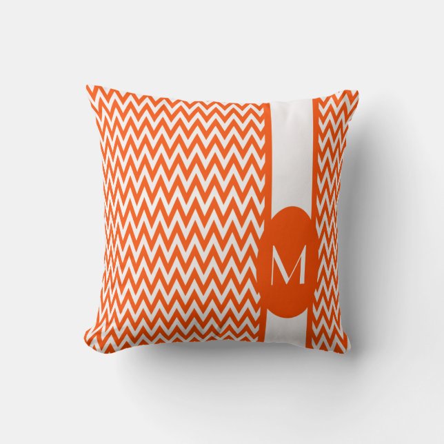 Vermiljon Elegant Chevron Design med monogram Kudde (Framsida)