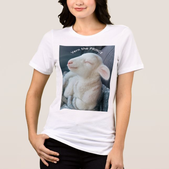 Vern the Prince of a  Lamb Riding Shotgun  T Shirt (Framsida)