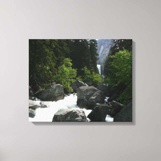 Vernal Falls på avstånd i Yosemite Canvastryck (Framsida)
